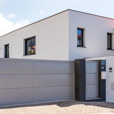 Star House -jacuzzi & Aircon *