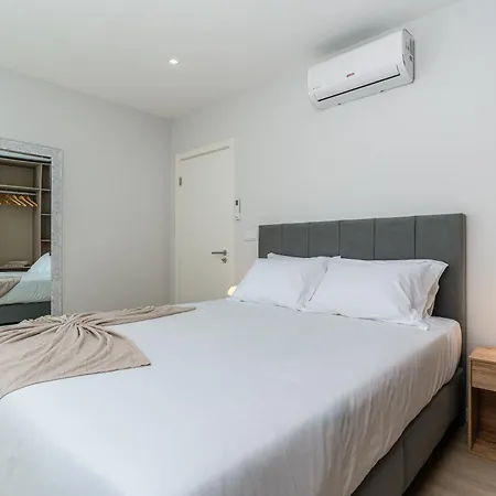 Villa Star House -jacuzzi & Aircon *