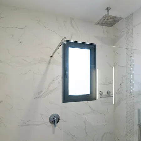 Star House -jacuzzi & Aircon * Calheta (Madeira)