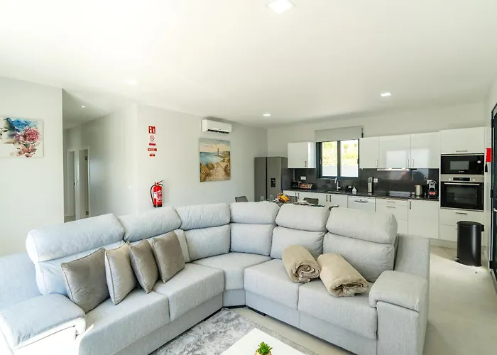 Star House -jacuzzi & Aircon 卡列塔