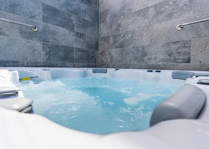 Villa Star House -jacuzzi & Aircon *