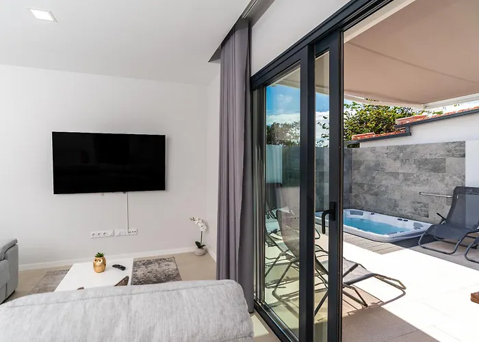 Star House -jacuzzi & Aircon